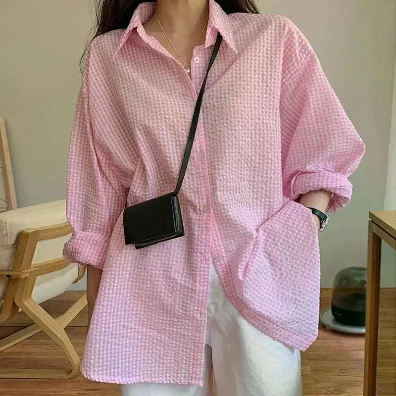 Women's Long-Sleeve Button-Down Shirt with Check Pattern