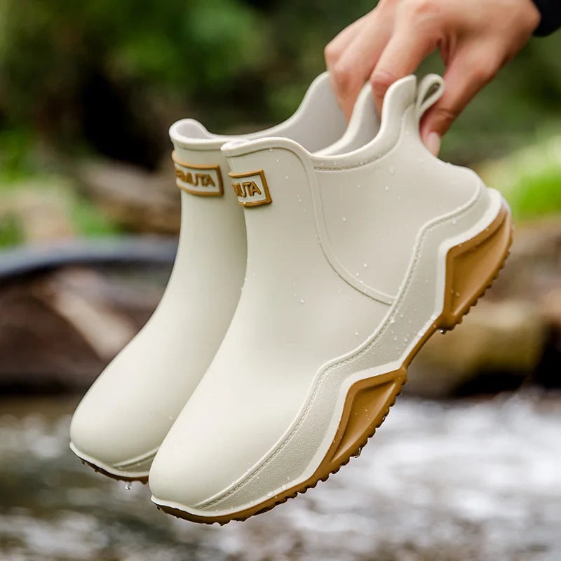 Women´s Ankle Boots with Pull Tabs and Contrast Soles