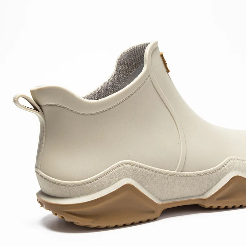Women´s Ankle Boots with Pull Tabs and Contrast Soles