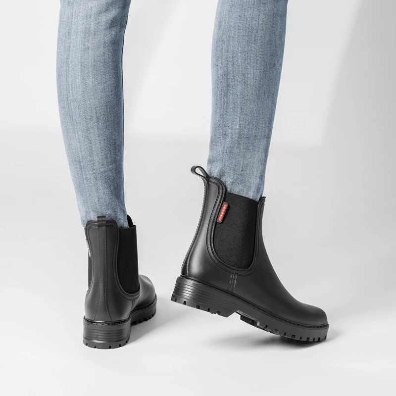 Women’s Chelsea Boots with Elastic Side Panels and Pull Tabs