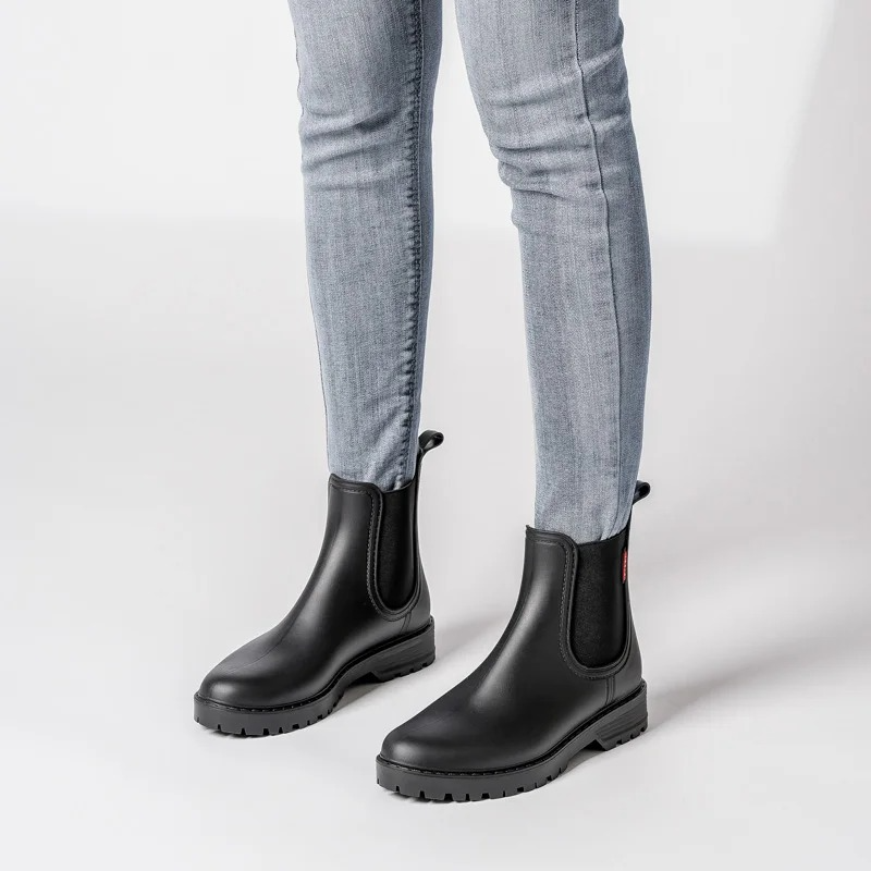 Women’s Chelsea Boots with Elastic Side Panels and Pull Tabs