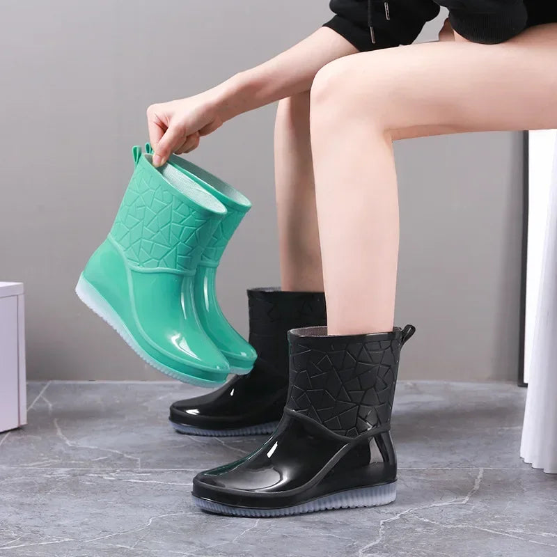 Women’s Mid-Calf Boots with Glossy Surface and Geometric Pattern