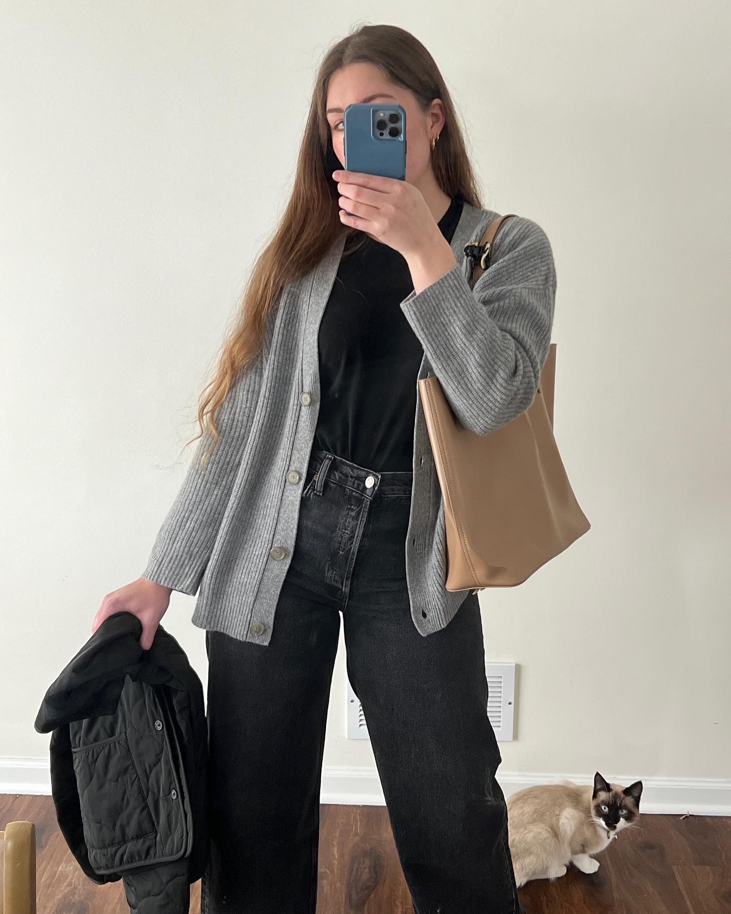 Women's V-Neck Cardigan with Ribbed Texture and Drop-Shoulder Sleeves