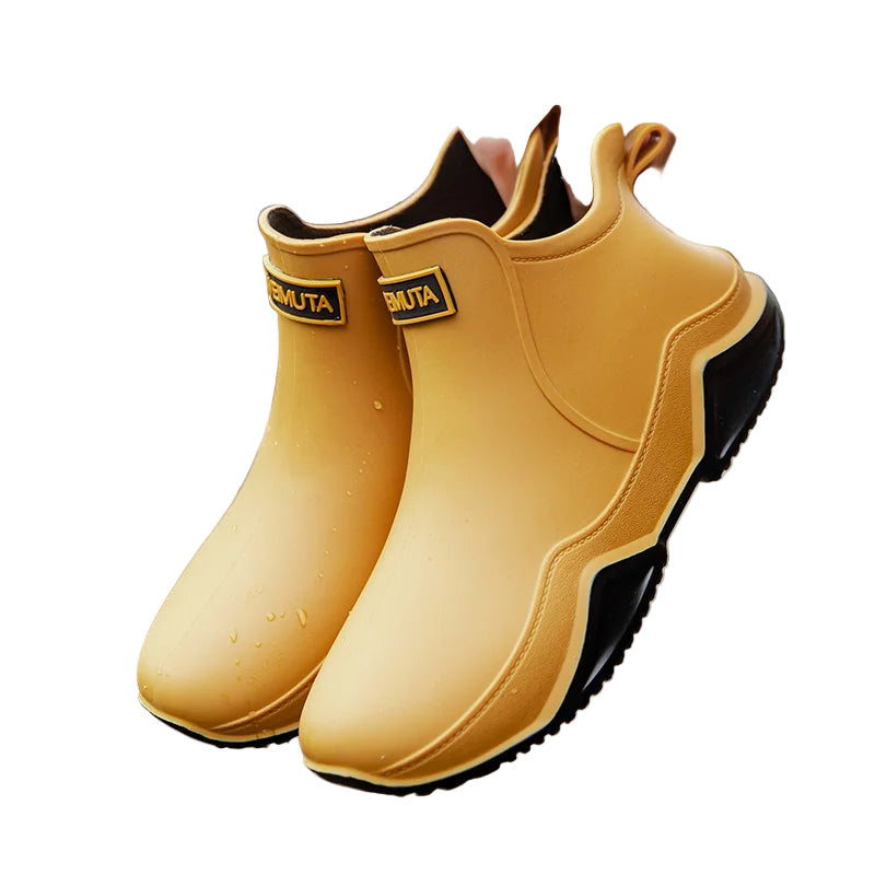 Women´s Ankle Boots with Pull Tabs and Contrast Soles