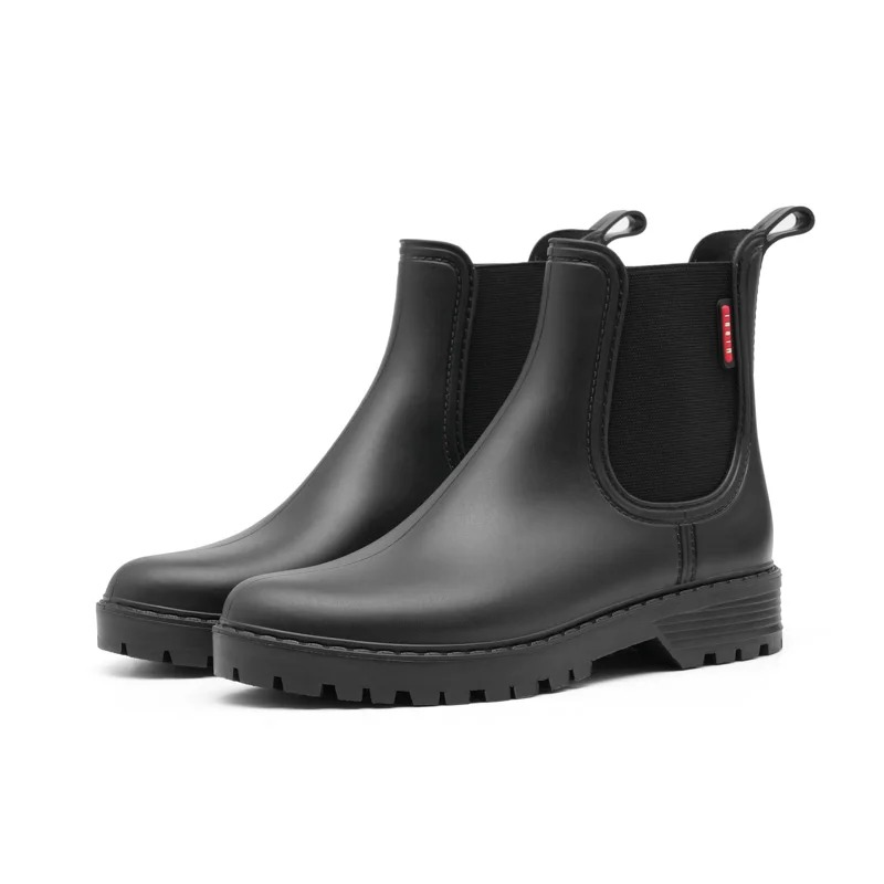 Women’s Chelsea Boots with Elastic Side Panels and Pull Tabs